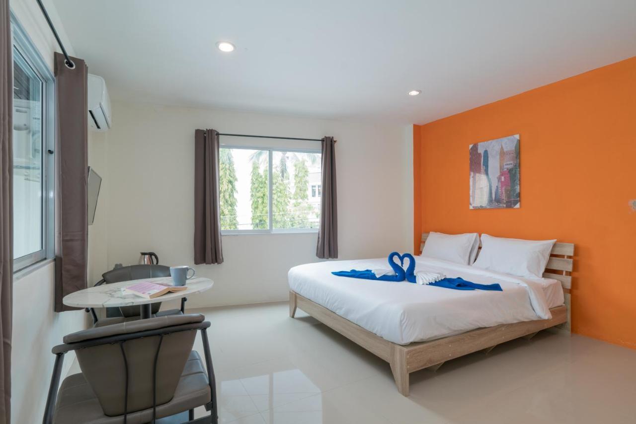 Grey Door Hotel Patong Exterior photo